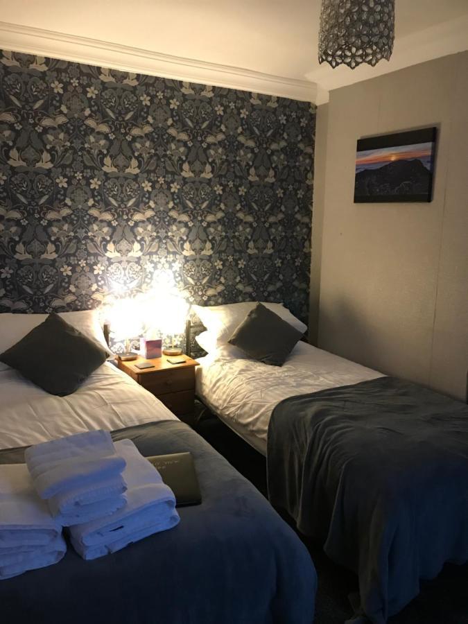 Dale View Bed & Breakfast Holmrook Екстериор снимка