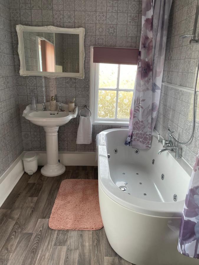 Dale View Bed & Breakfast Holmrook Екстериор снимка
